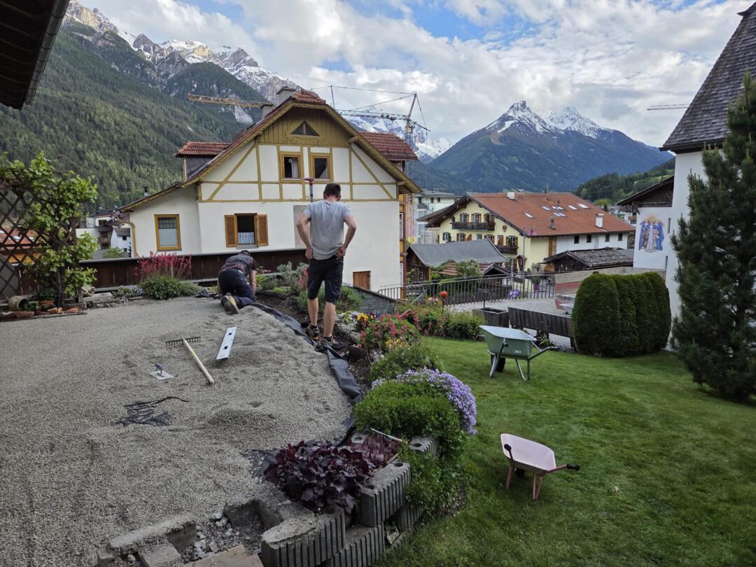 In den vergangenen Tagen wurde in starker kameradschaftlicher Zusammenarbeit die…